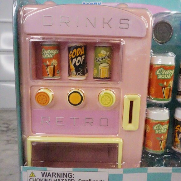 Drinks Vending Machine Mini Play Set - Picture 9 of 10